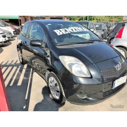 TOYOTA Yaris 1.0 3 porte Sol NEOPATENTATI