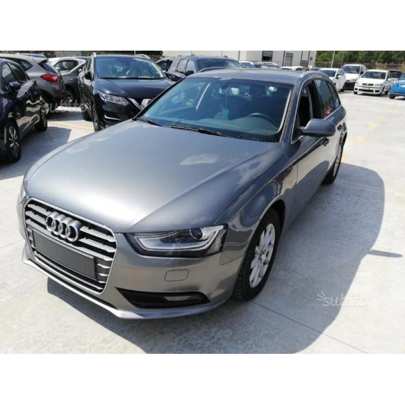 Audi a4 2.0 tdi (xeno-navi-sensori) -avant-