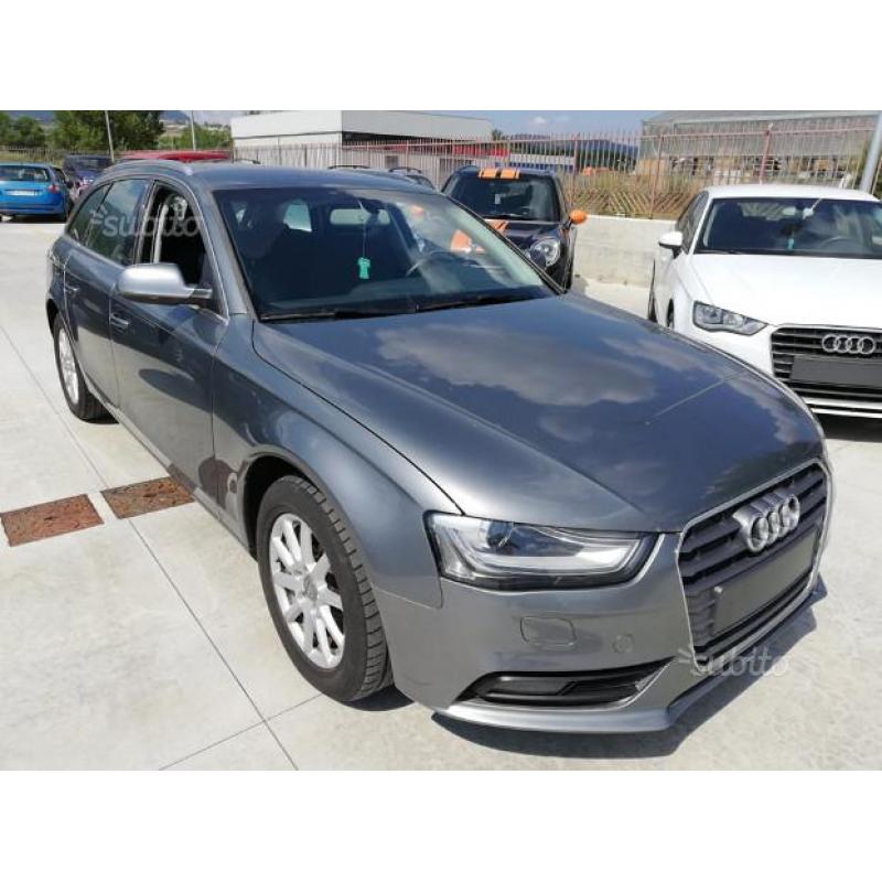 Audi a4 2.0 tdi (xeno-navi-sensori) -avant-