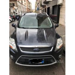 Ford kuga con gancio traino omologato