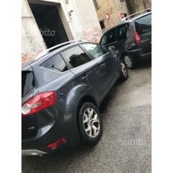 Ford kuga con gancio traino omologato