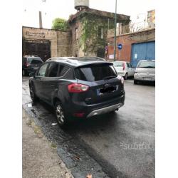 Ford kuga con gancio traino omologato